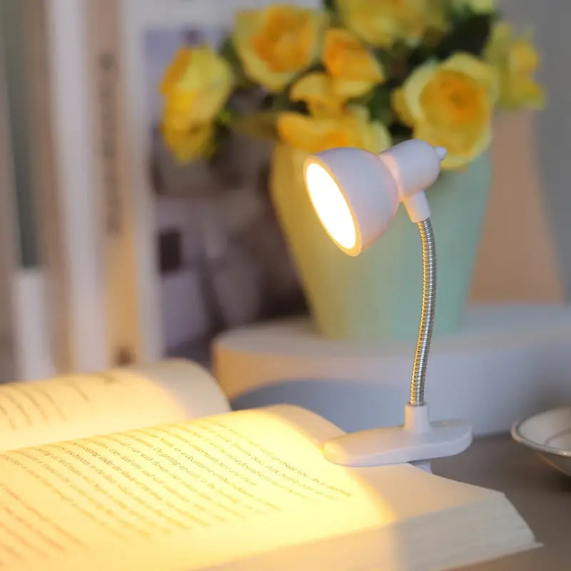 Compact Reading Clip Lamp: Warm Eye-Care Light